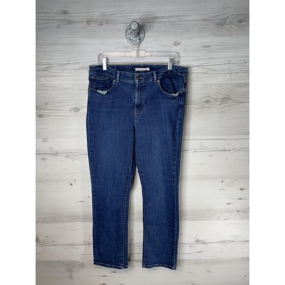 Levis Classic Straight Jeans Womens 14 Blue Stretch Denim Medium Wash 39250-0002 - Picture 1 of 12